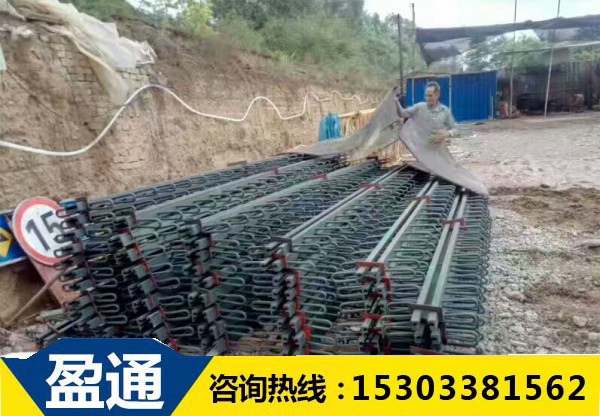 橋梁伸縮縫存放.jpg 橋梁伸縮縫存放.jpg