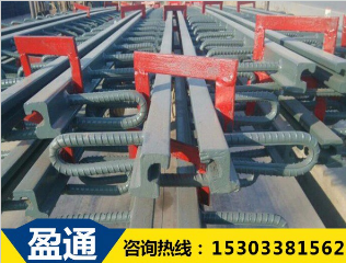 在橋梁伸縮縫裝置兩端設置翹頭有什么作用？